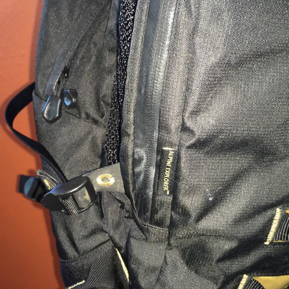 Camelbak Alpine Explorer Backpack 30L Black Survival Bag Hiking w/ 2 Bladders - Picture 3 of 16